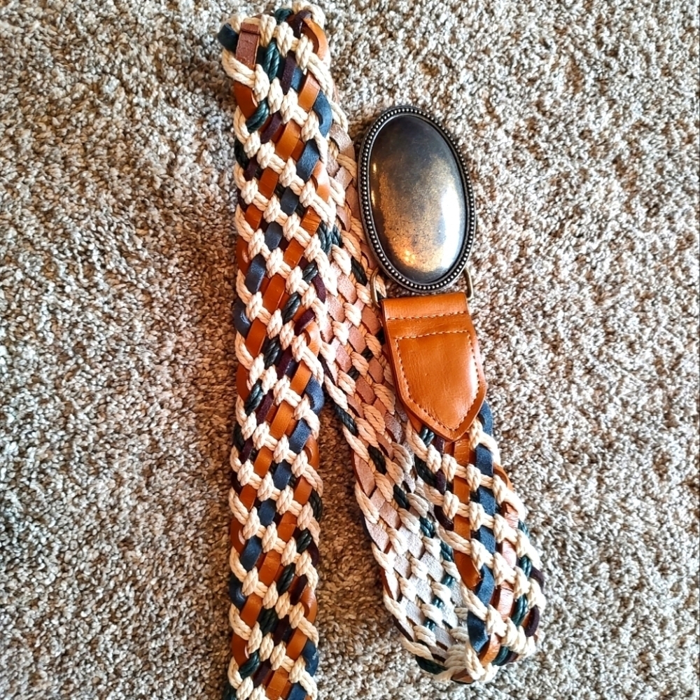 Belt L/XL narrow woven leather in shades of brown and navy!